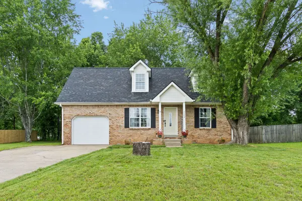 1172 Kendall Dr, Clarksville, TN 37042