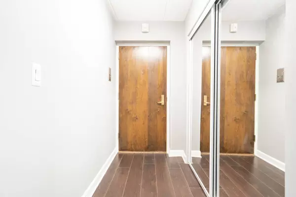 1104 N Mill Street #2-204, Naperville, IL 60563