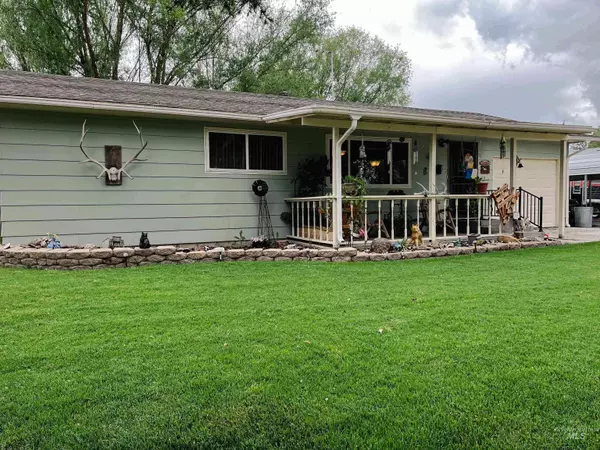 219 W Arizona Ave, Homedale, ID 83628