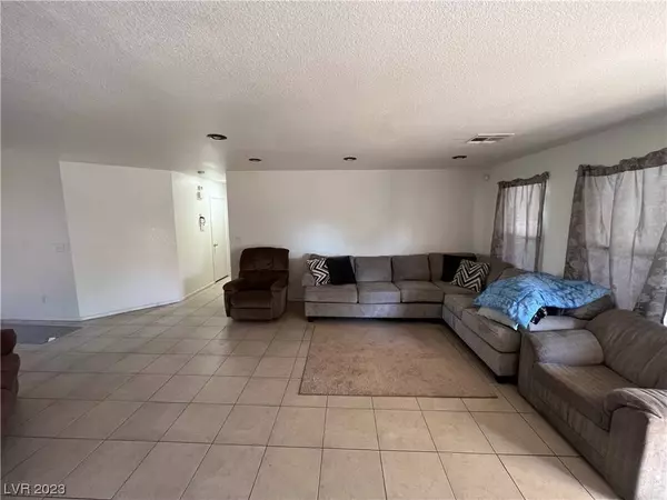 317 Foxvale Avenue, North Las Vegas, NV 89032