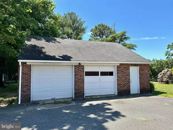 602 S BREWSTER RD, Vineland, NJ 08360