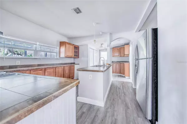 2007 BATES AVE, Eustis, FL 32726