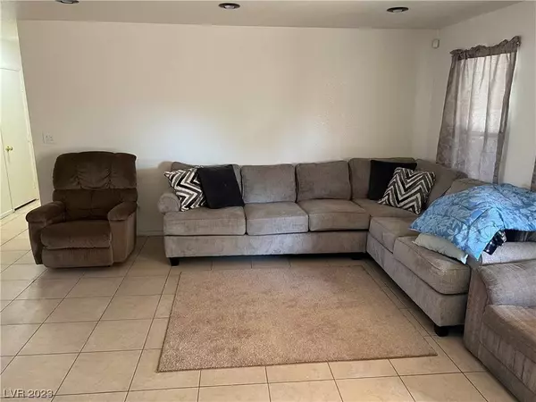 317 Foxvale Avenue, North Las Vegas, NV 89032