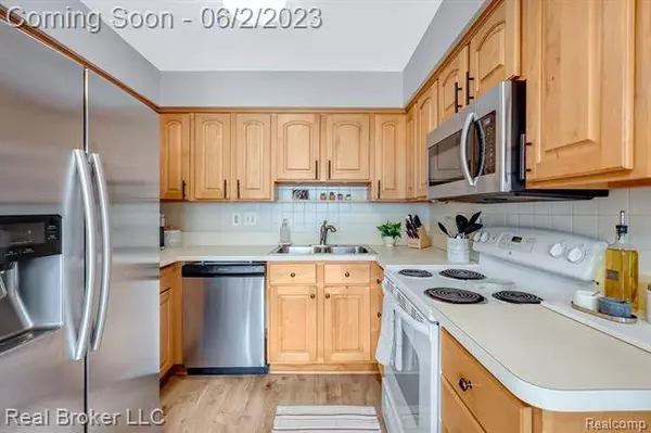 1830 WICKHAM Street, Royal Oak, MI 48073