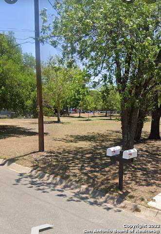 801 Quinlan St, Kerrville, TX 78028