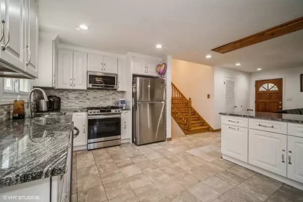 9256 Lavergne AVE, Skokie, IL 60077