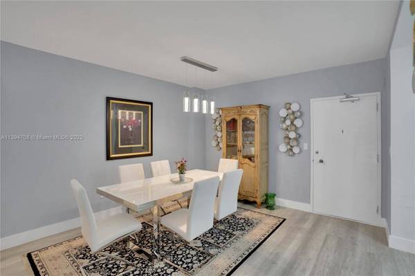 1985 S Ocean Dr #17J, Hallandale Beach, FL 33009