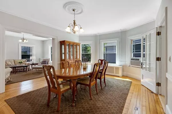 33 Goss Ave, Melrose, MA 02176