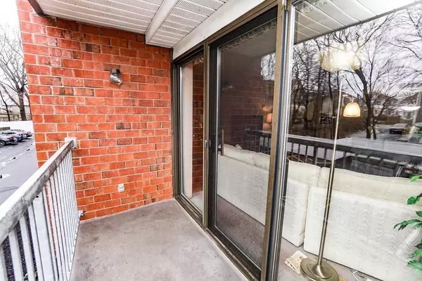 8 9th St #209, Medford, MA 02155