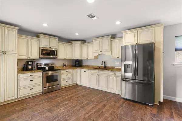 217 ST. NICHOLAS ST, Luling, LA 70070