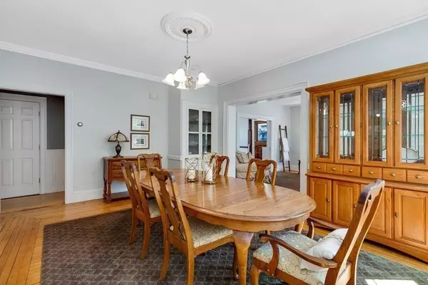 33 Goss Ave, Melrose, MA 02176