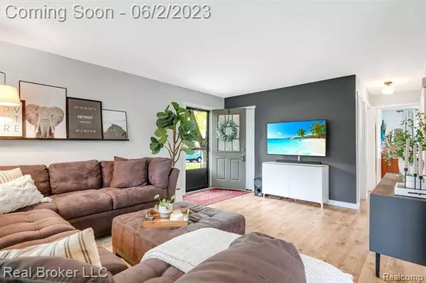 1830 WICKHAM Street, Royal Oak, MI 48073