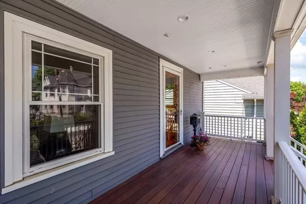 33 Goss Ave, Melrose, MA 02176