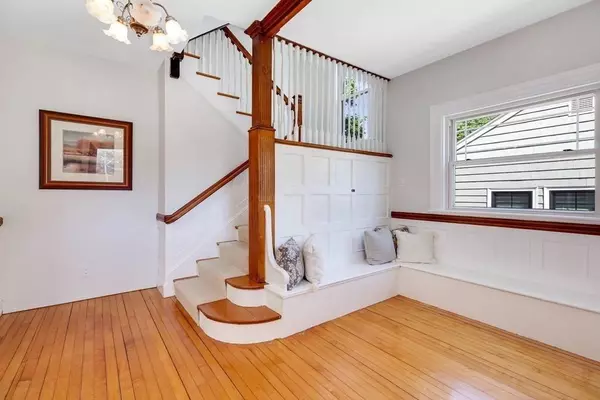 33 Goss Ave, Melrose, MA 02176