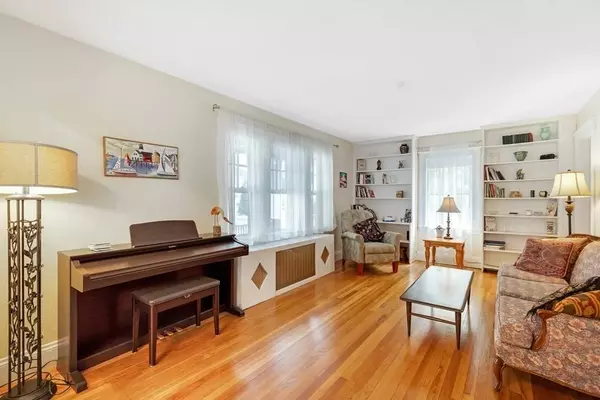 24 Maurice St, Malden, MA 02148