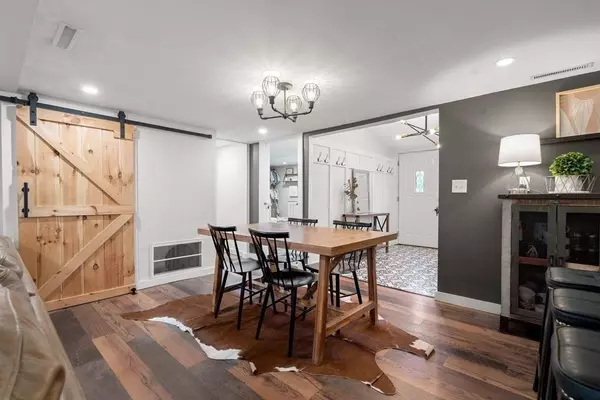 129 Valley Rd, Dracut, MA 01826