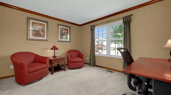 808 Covered Bridge Drive, Delaware, OH 43015