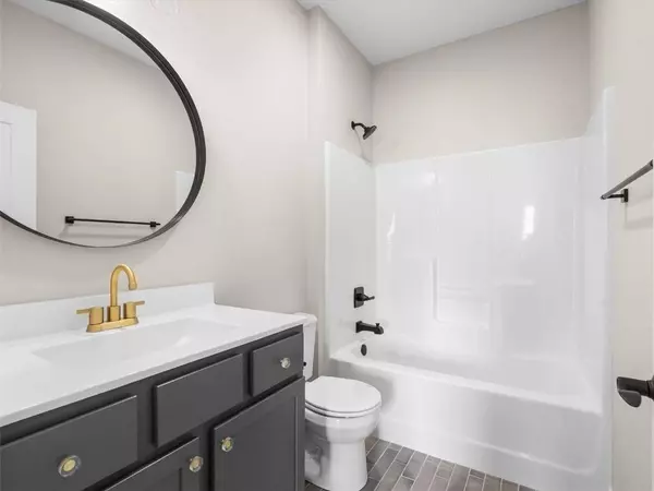 1347 Cedar Springs Drive, Marion, IA 52302