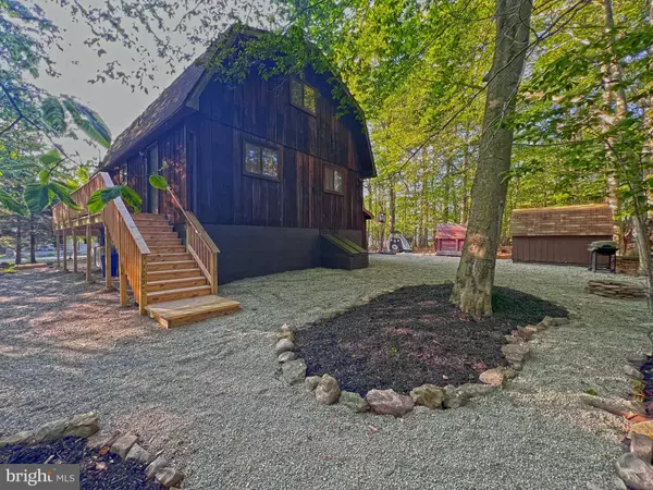 1762 ROLLING HILLS DR, Tobyhanna, PA 18466