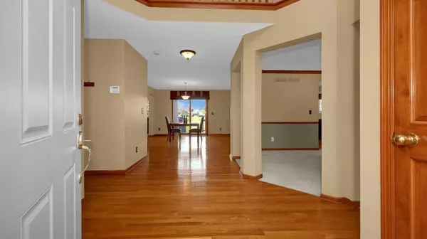 808 Covered Bridge Drive, Delaware, OH 43015