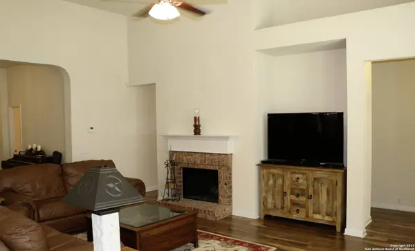 1848 Lookout Forest, San Antonio, TX 78260