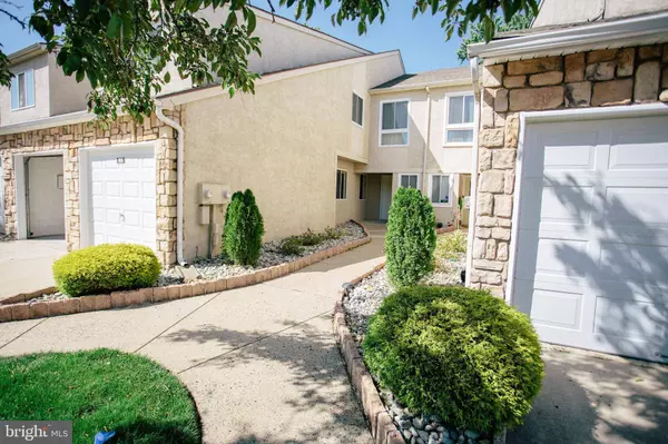 65 SANDRA RD, Voorhees, NJ 08043