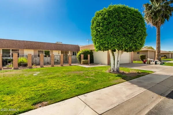 10527 W Saratoga Circle, Sun City, AZ 85351