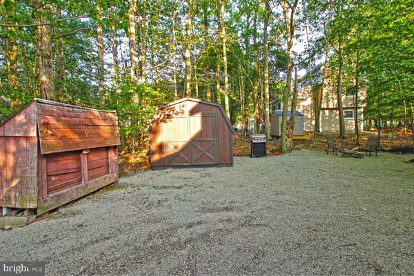 1762 ROLLING HILLS DR, Tobyhanna, PA 18466