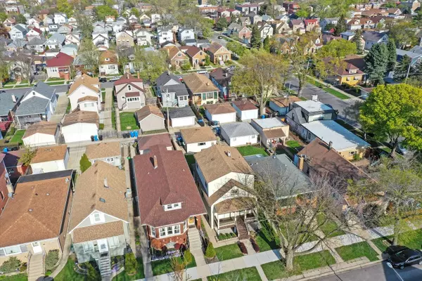 3511 N Neenah Avenue, Chicago, IL 60634