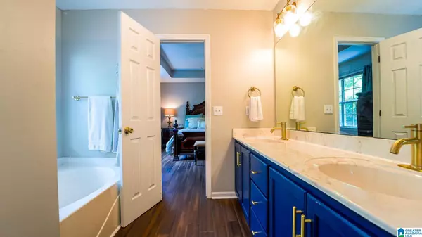 615 3RD STREET NE, Alabaster, AL 35007