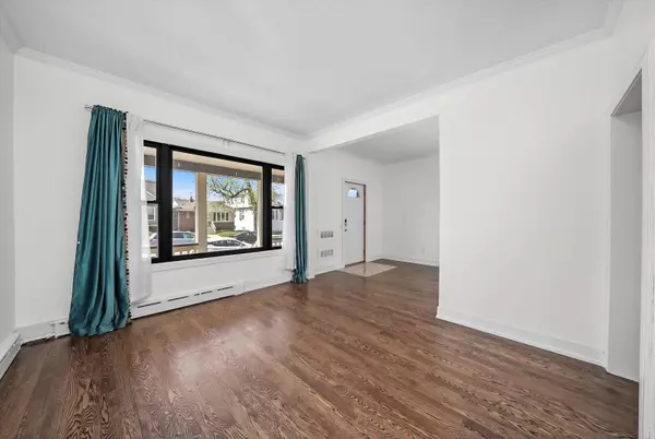 3511 N Neenah Avenue, Chicago, IL 60634