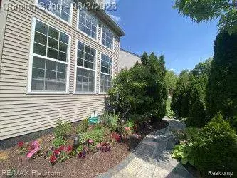 1317 CALLAWAY, Howell, MI 48843