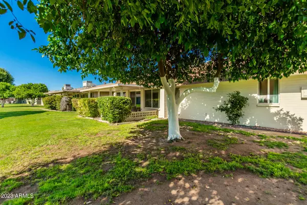 10527 W Saratoga Circle, Sun City, AZ 85351