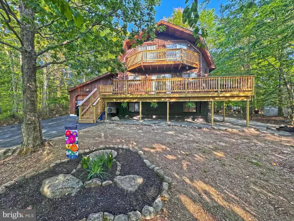 1762 ROLLING HILLS DR, Tobyhanna, PA 18466