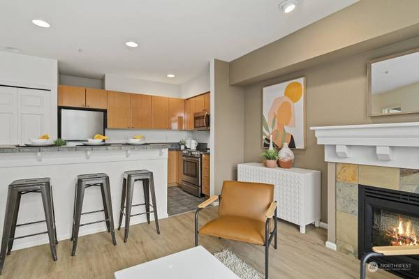 18 Dravus ST #407, Seattle, WA 98109