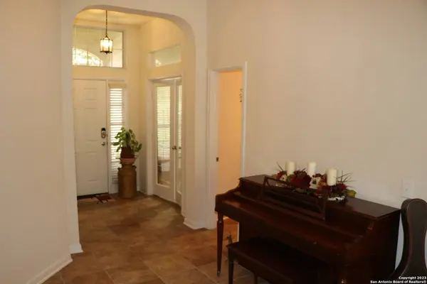 1848 Lookout Forest, San Antonio, TX 78260