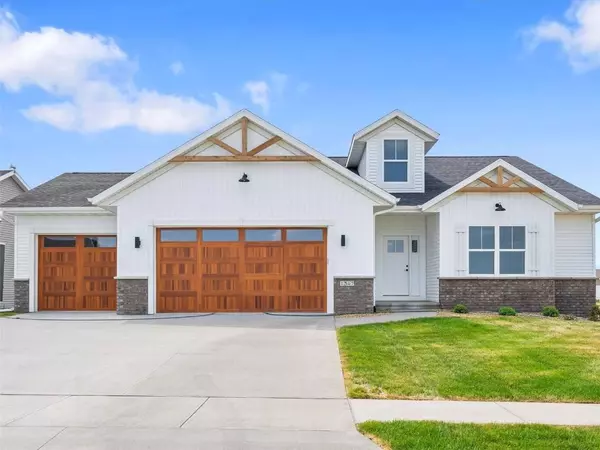 1347 Cedar Springs Drive, Marion, IA 52302