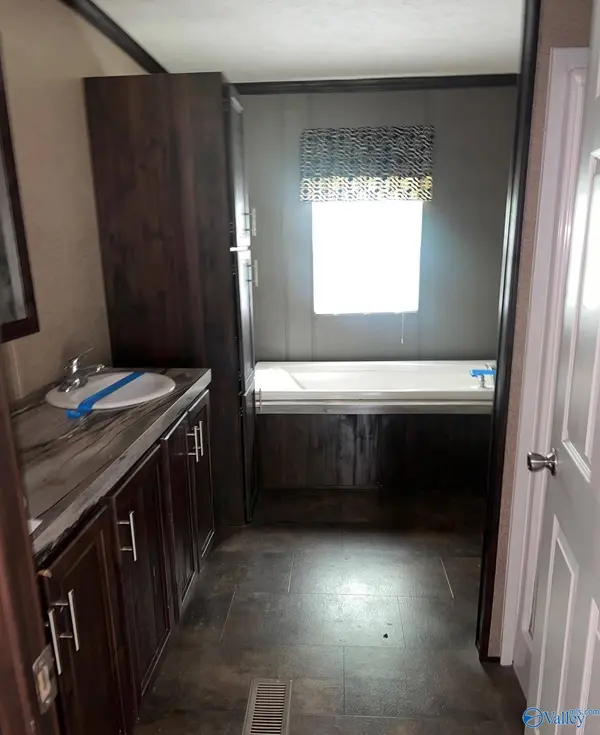 180 Eliza Lane, New Market, AL 35761