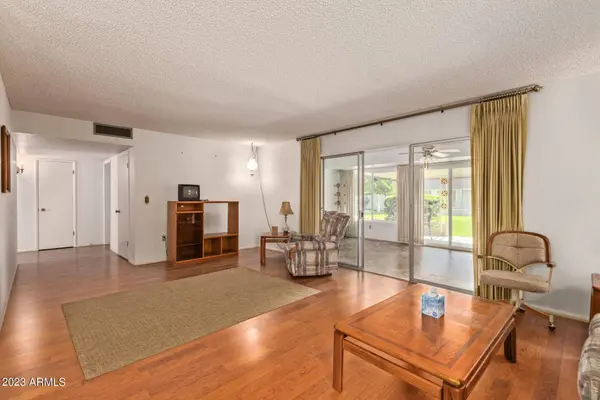 10527 W Saratoga Circle, Sun City, AZ 85351