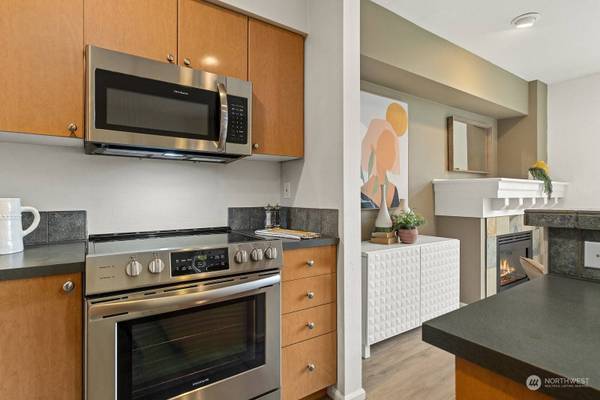 18 Dravus ST #407, Seattle, WA 98109