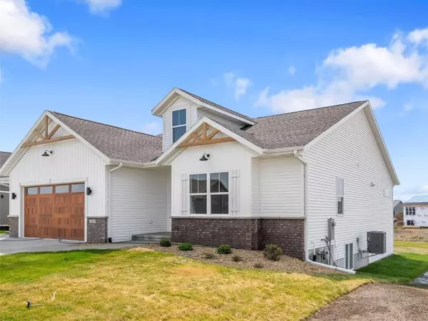 1347 Cedar Springs Drive, Marion, IA 52302
