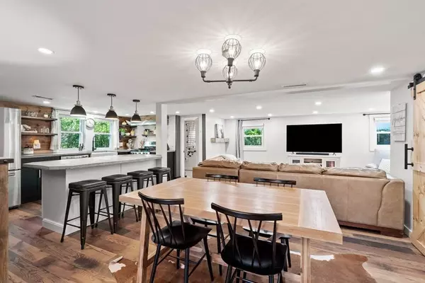 129 Valley Rd, Dracut, MA 01826