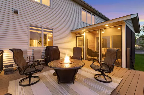 8902 177th ST W, Lakeville, MN 55044