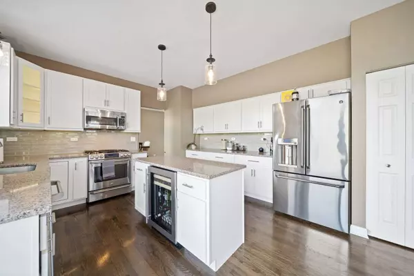 916 Concord Circle, Mundelein, IL 60060