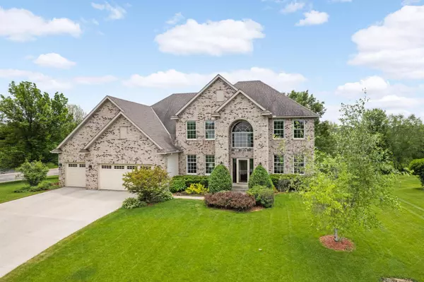 8902 177th ST W, Lakeville, MN 55044