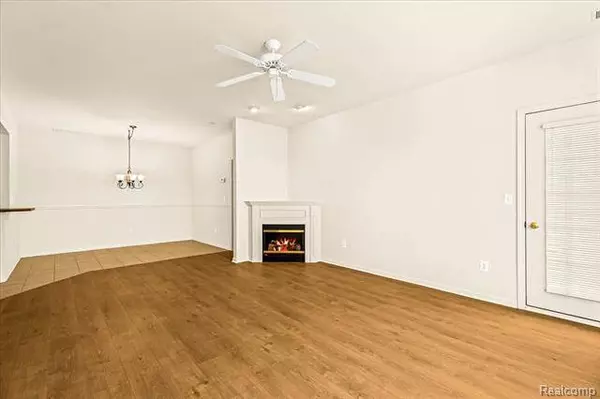 51799 ADLER PARK Drive W W, Chesterfield, MI 48051