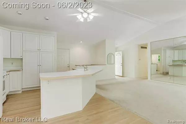 1303 BRADY Avenue, Burton, MI 48529