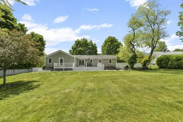 44 Hopkins Dr, Whitman, MA 02382