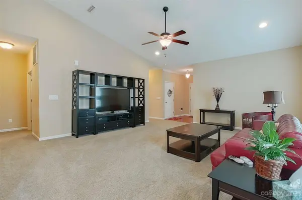 4309 Hampstead Heath DR, Waxhaw, NC 28173