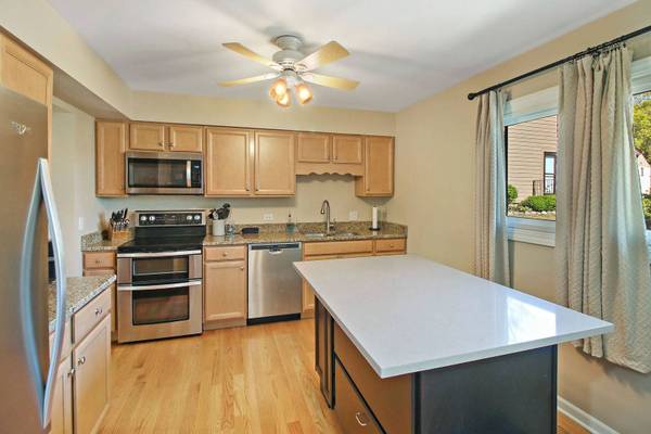 68 WOODHILLS BAY RD #68, Fox Lake, IL 60020